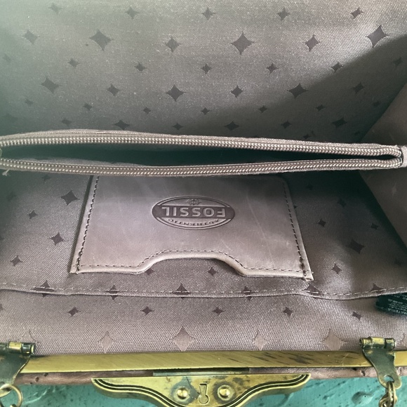 FOSSIL MUTED LAVENDER STAMPED LEATHER CLUTCH “EUC” - Picture 10 of 16